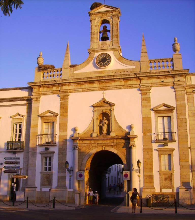 Faro Arco Da Villa