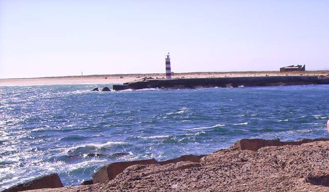 Faro Isla Desierta